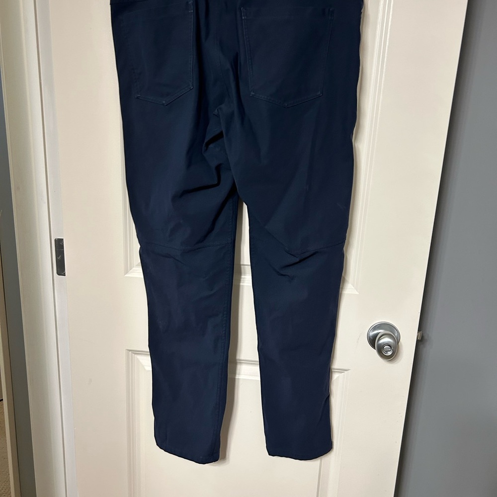 Lululemon ABC - Picture 2 of 2